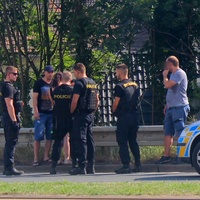 Rumuni napadli muže v tramvaji