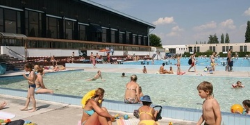 Silně opilá žena riskovala život svých dětí