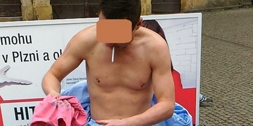 Nahý Moldavec řádil v Plaze