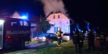 Noční požár rodinného domku