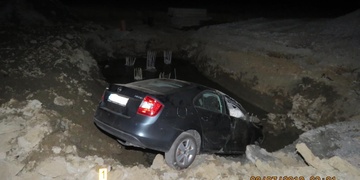 Řidič vjel na stavbu a havaroval