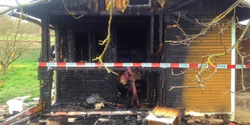 V chatce uhořela rodina, šlo o ženu s přítelem a bratrem