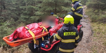 S více než dvěma a půl promile spadl ze skály