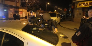 Se zákazem řízení ujížděl policistům