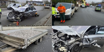 Auto se rozpáralo o vozík se štěrkem