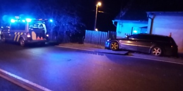 Opilý Němec naboural do domu