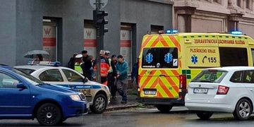 Sedmasedmdesátiletý senior srazil ženu na přechodu a z místa ujel - aktualizováno