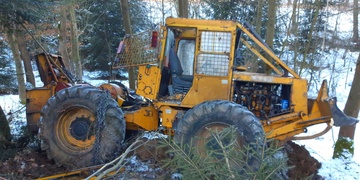 Několikanásobné převrácení traktoru