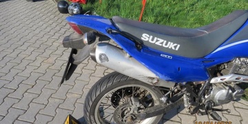17letá motorkářka se střetla s protijedoucí dodávkou