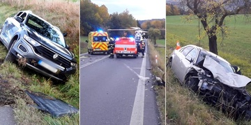 Řidič přehlédl odstavené auto a doslova ho vystřelil mimo silnici