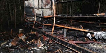 Nepochopitelná krutost, upálil desetitisíce včel