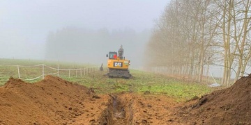 Porušení vysokotlakého plynového vedení a následný rozsáhlý únik plynu