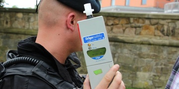 Šestnáctiletý chlapec nadýchal bezmála dvě promile