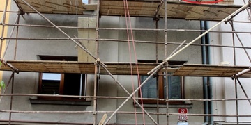 Pohotový dělník zabránil smrti kolegy