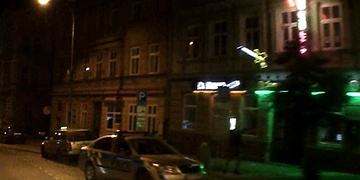 Opilci se zachtělo prodejné lásky