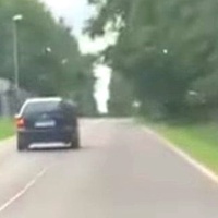 Žena na sobě usilovně pracuje a laťku stále zvedá