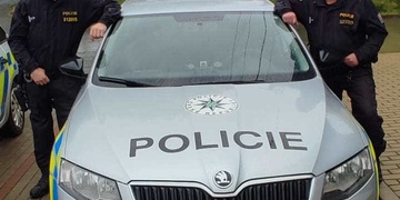 "Tak vstáváme pane Tišer! Večeři v base už nestihnete, ale se snídaní na vás počkají!"