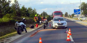 Kvůli popelu z cigarety srazil dva motorkáře