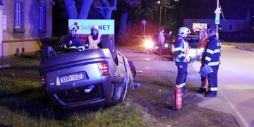 Mladý rozvozce pizzy se chtěl předvést před kamarádem