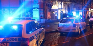 Konflikt mezi taxikářem a opilým zákazníkem na Americké