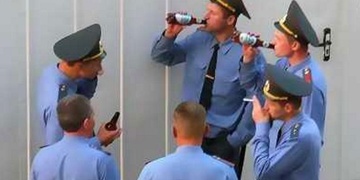 "Budu svědomitým policistou," uvedl a nadýchal dvě pomile