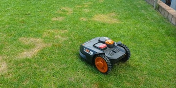 Ukradená automatická sekačka v Plzni na Borech