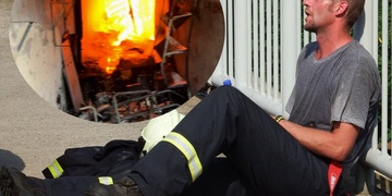 Zasahující hasič skončil hospitalizovaný v nemocnici