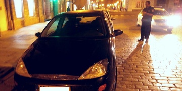 Honičku s opilým řidičem rázně ukončila až pouta strážníka