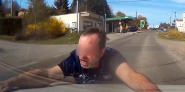 Duševně nemocného muže řádícího na čerpací stanici museli zpacifikovat policisté - aktualizováno