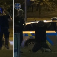 Přivázal si k sobě psa a napadl policisty