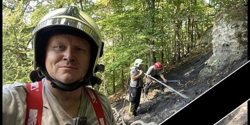 Hasiče Ing. Jana Dvořáka při požáru zavalil hořící strop