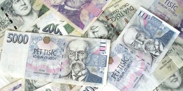 Falešní bankéři a internetové lásky ženy stály dohromady přes tři miliony korun