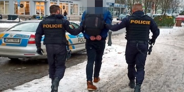 Pokus o útěk celostátně hledaného po Americké třídě byl marný