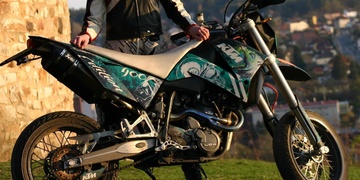 Ukradli mi motorku, prosím pomozte - NALEZENA!