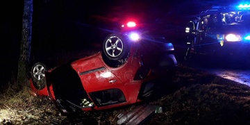 Těžce opilý řidič se s autem převrátil