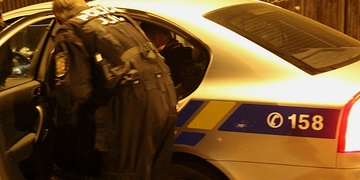 Opilý řidič na Borech ujížděl a poté i utíkal