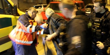 V Kaznějově brutálně zkopali muže