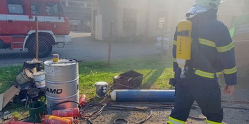 V Dýšině hořela autolakovna