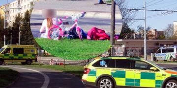 Auta srazila staršího muže i pětiletou holčičku