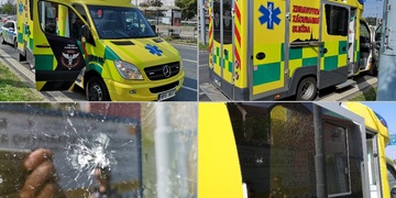 Sanitka jedoucí na výjezd přišla o okno