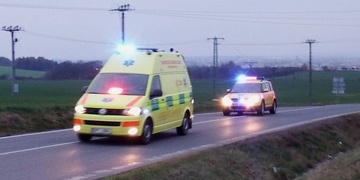 V Sedlci spadl muž z lešení, startoval pro něj vrtulník