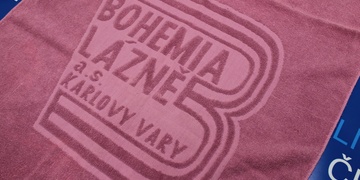 Zavražděné dítě bylo zabaleno v tomto ručníku. Poznáte ho?