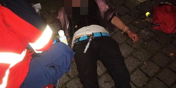 Opilá bezdomovkyně napadla seniora
