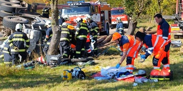 Zaklíněného řidiče vyprošťovali téměř dvě hodiny