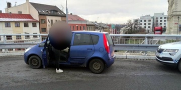 Neřidička na sebe sama upozornila