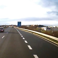 Přivaděč vzal protisměrem, pak se na něm ještě otáčel