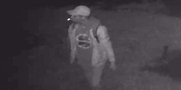Policisté pátrají po dvou pachatelích