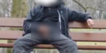 Opilý Rumun masturboval u základní školy