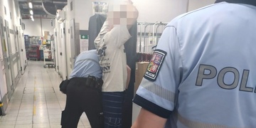 Desítku čokolád ukrást nezvládl