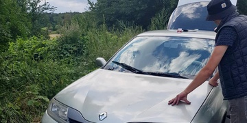 Cizinci se při krádeži vydávali za policisty